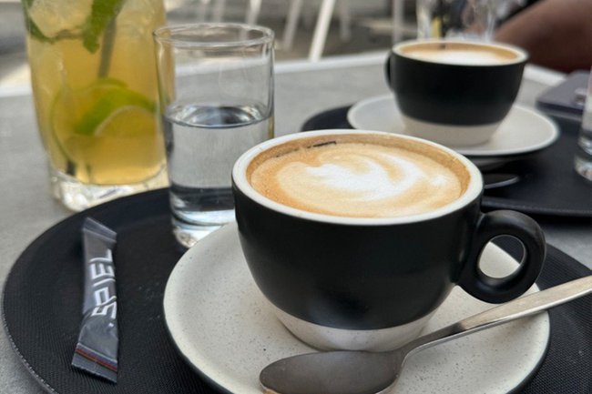 cafe.jpg cafe.jpg